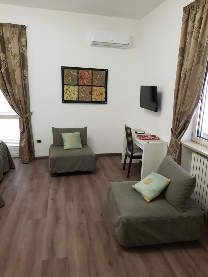 L'Insolita Reggia Caserta Ngoại thất bức ảnh
