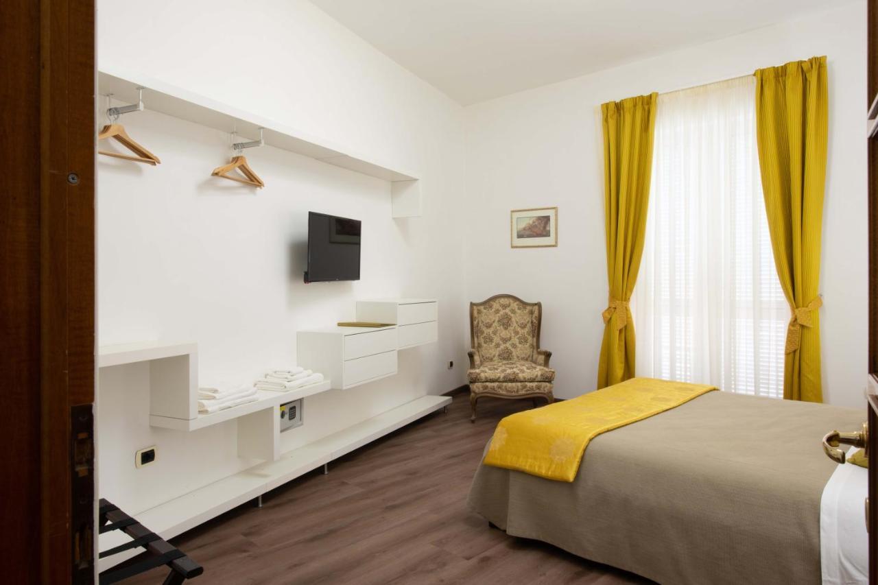 L'Insolita Reggia Caserta Ngoại thất bức ảnh
