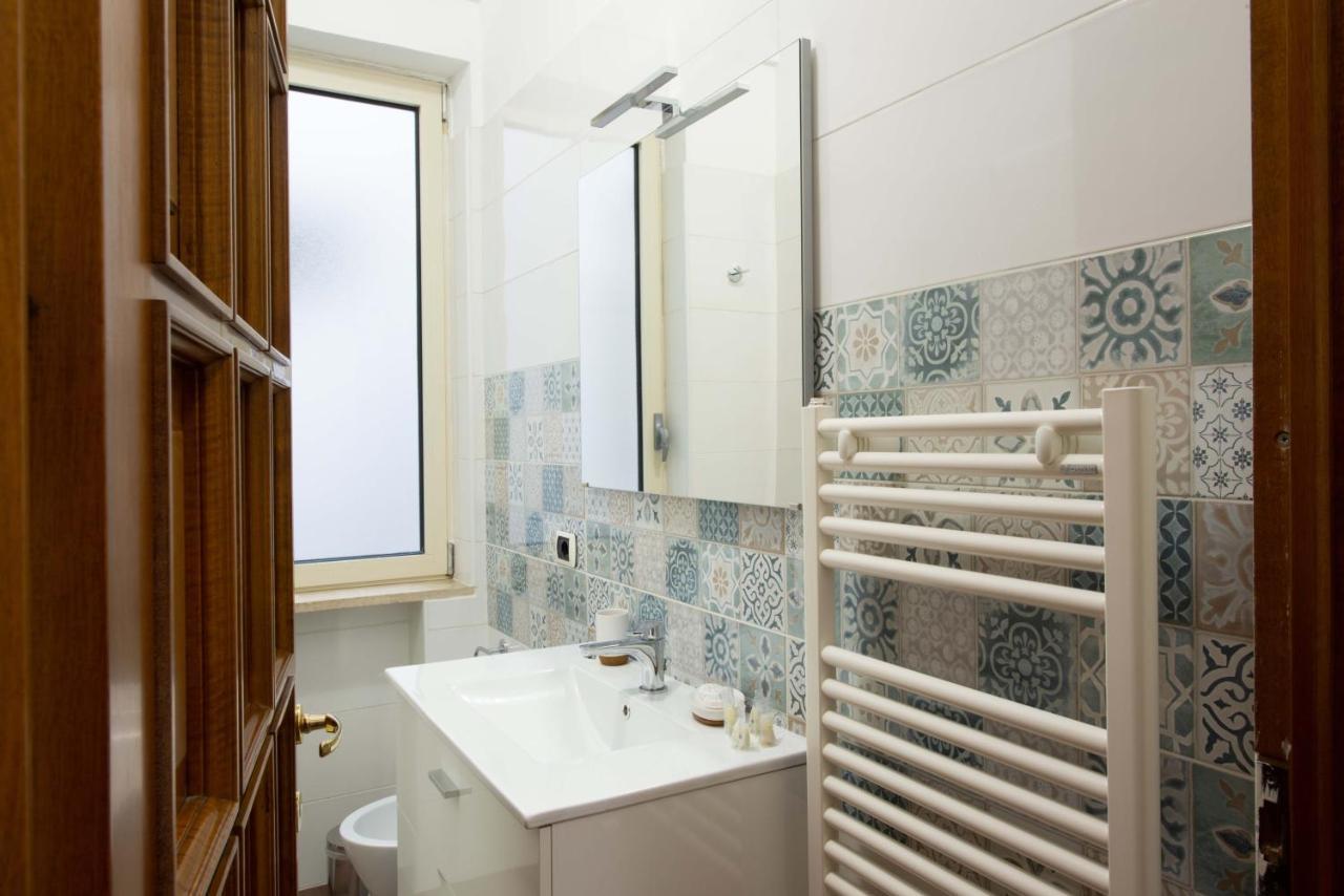 L'Insolita Reggia Caserta Ngoại thất bức ảnh