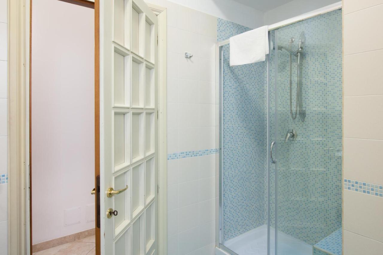 L'Insolita Reggia Caserta Ngoại thất bức ảnh