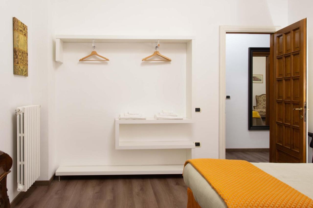 L'Insolita Reggia Caserta Ngoại thất bức ảnh