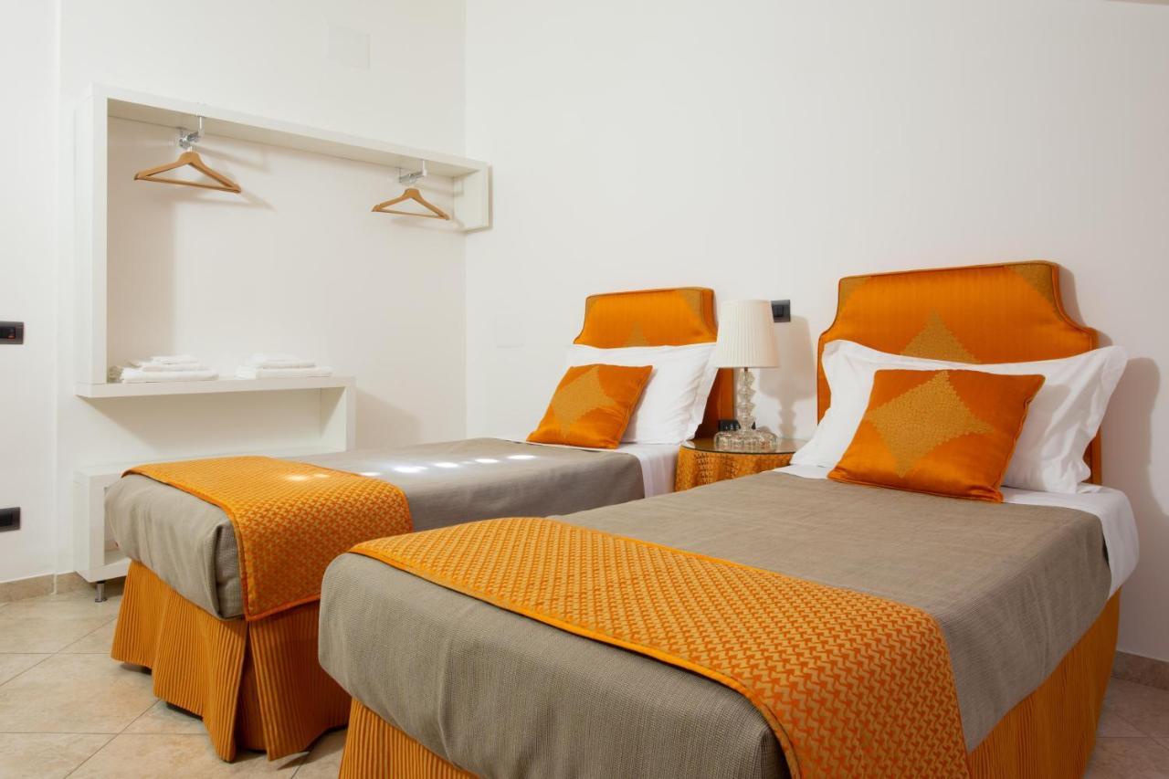 L'Insolita Reggia Caserta Ngoại thất bức ảnh