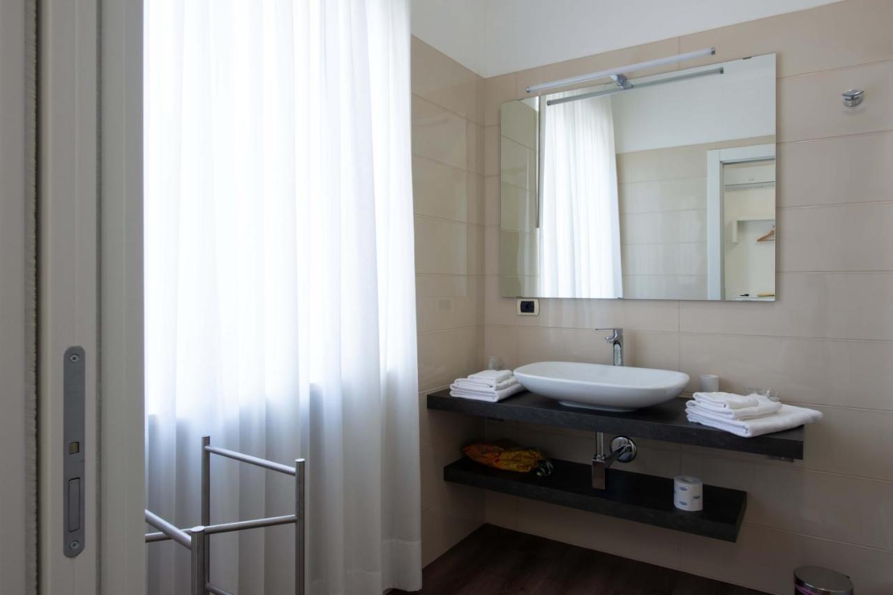 L'Insolita Reggia Caserta Ngoại thất bức ảnh